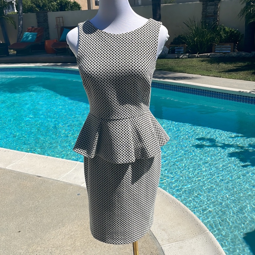 Sleeveless, peplum dress, black and white,oval-checkered fabric | Size 4